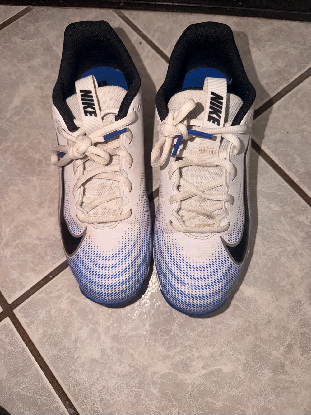 Nike kids Vapor Edge Shark football cleats Size 5